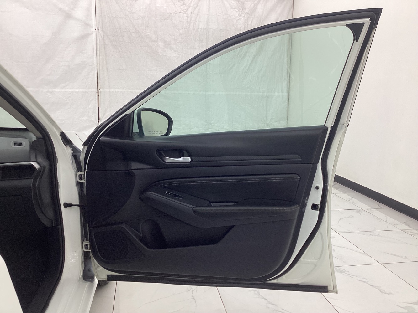 Vehicle image 46 of 47