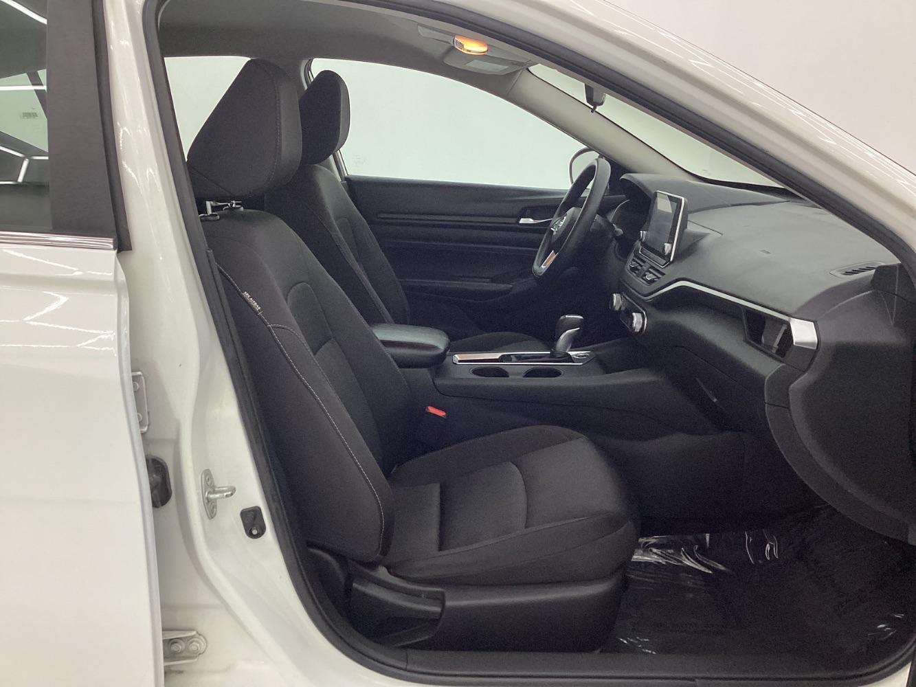 Vehicle image 20 of 47