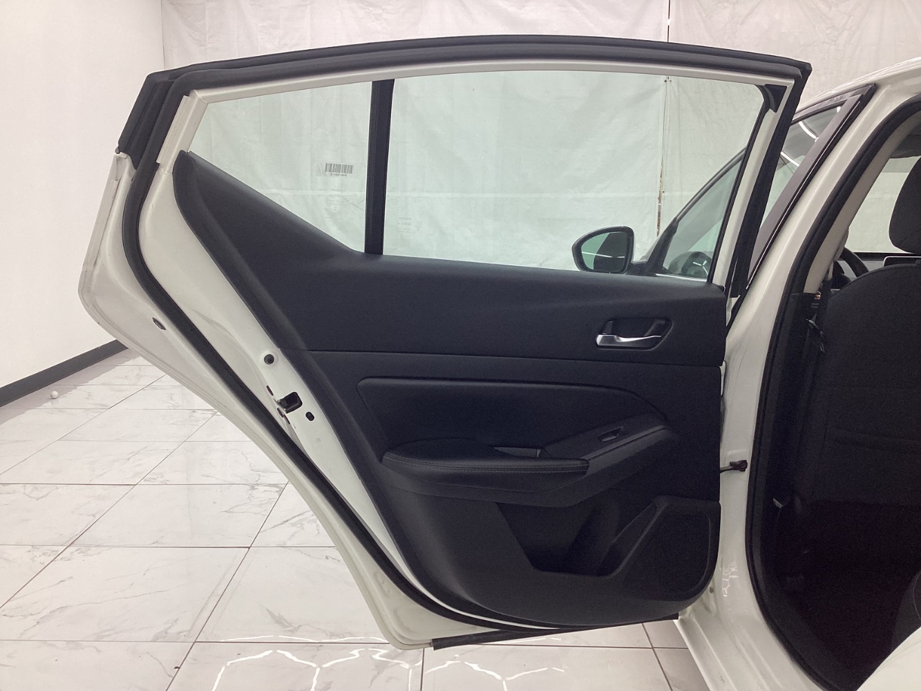 Vehicle image 44 of 47