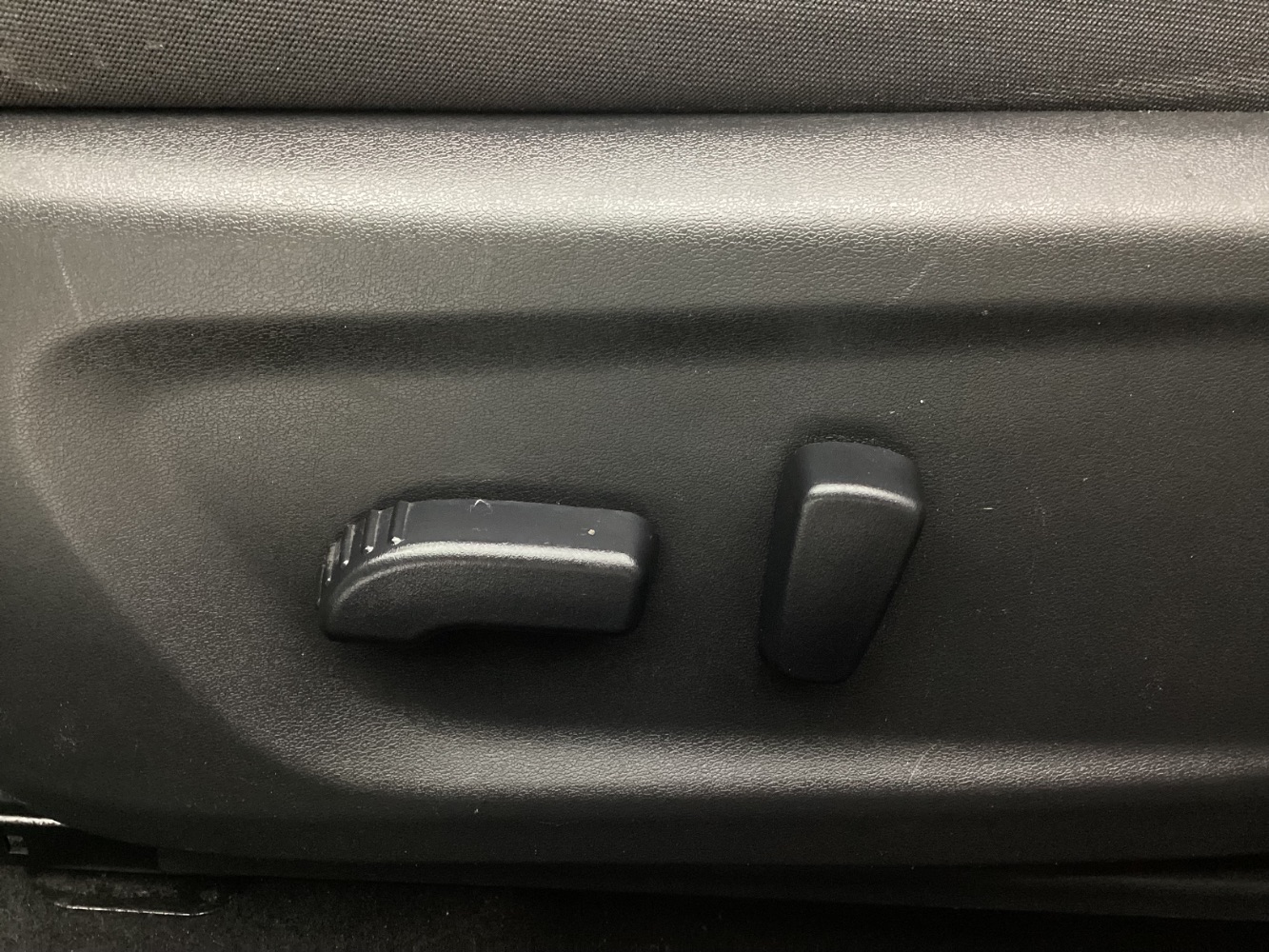 Vehicle image 30 of 47