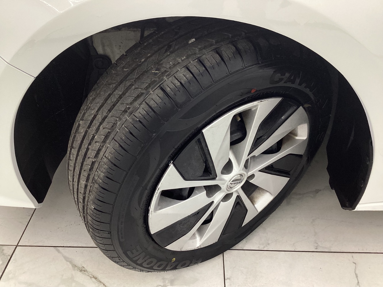 Vehicle image 17 of 47
