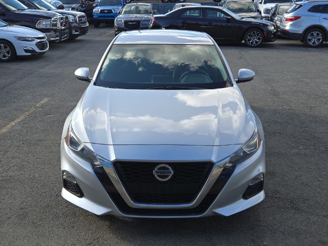 Vehicle image 4 of 11