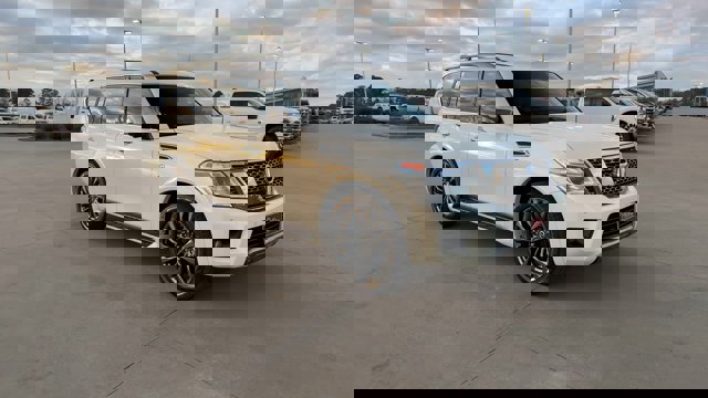 Vehicle image 3 of 28