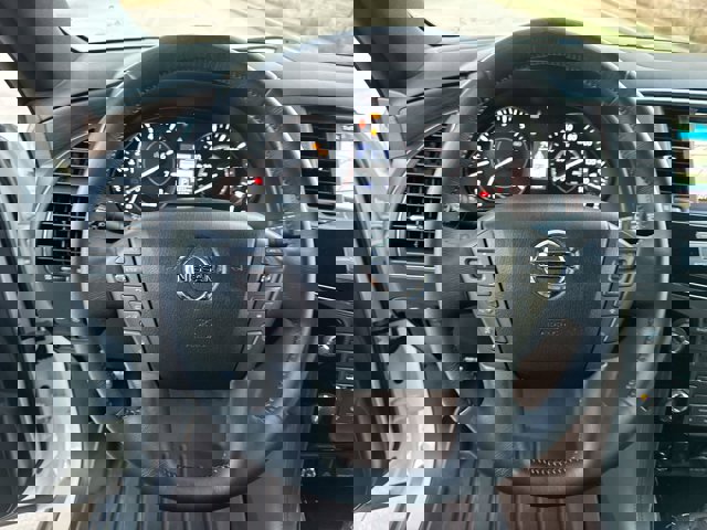 Vehicle image 14 of 28