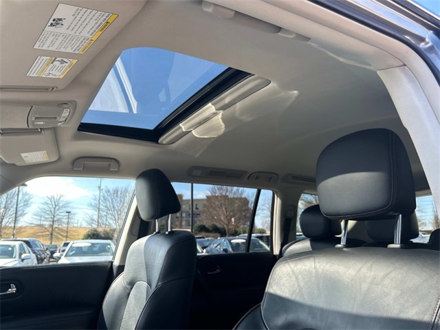 Vehicle image 22 of 35
