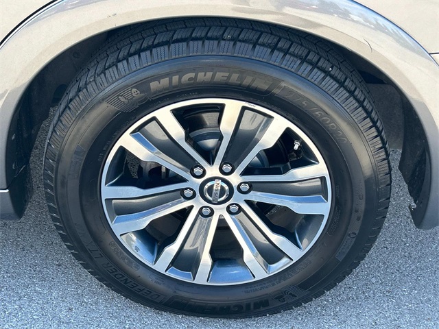 Vehicle image 14 of 35