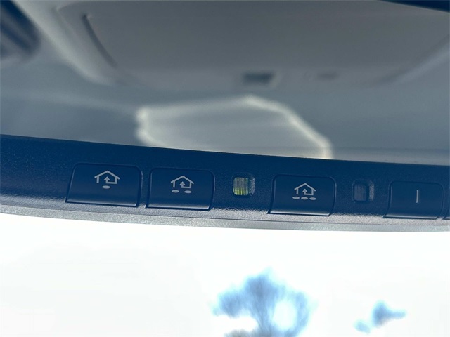 Vehicle image 26 of 35