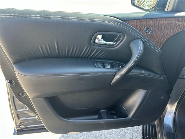Vehicle image 23 of 35