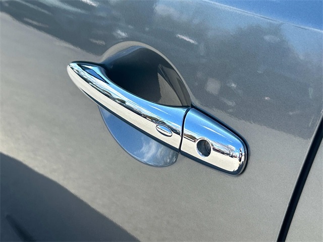 Vehicle image 15 of 35