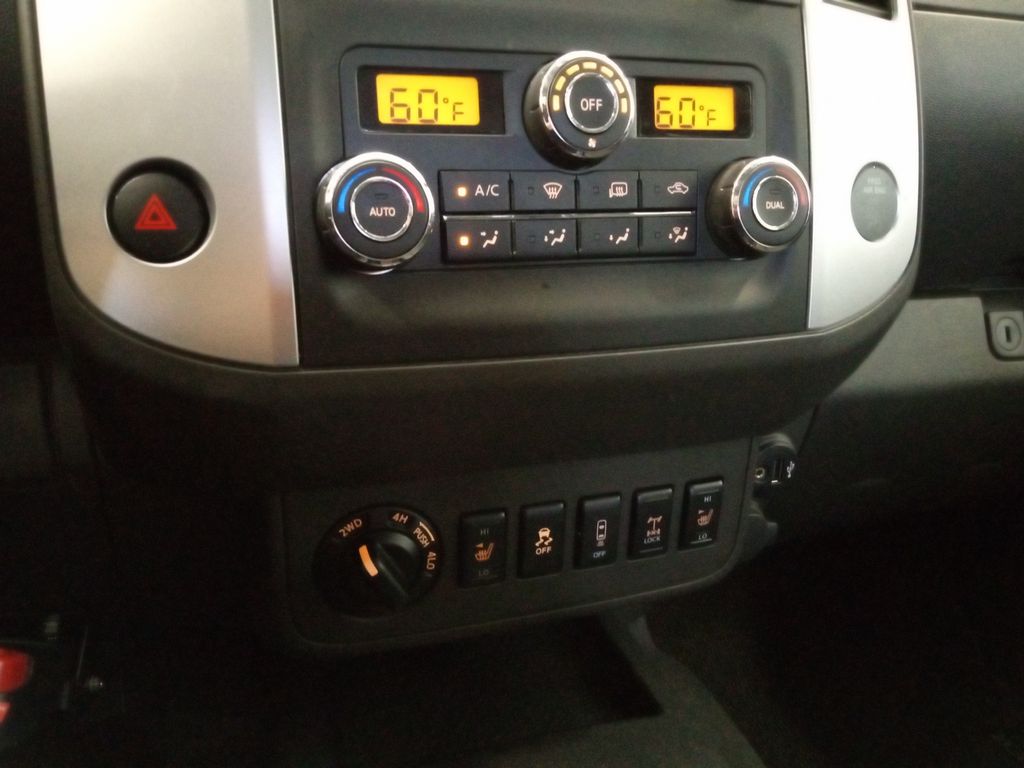 Vehicle image 18 of 28