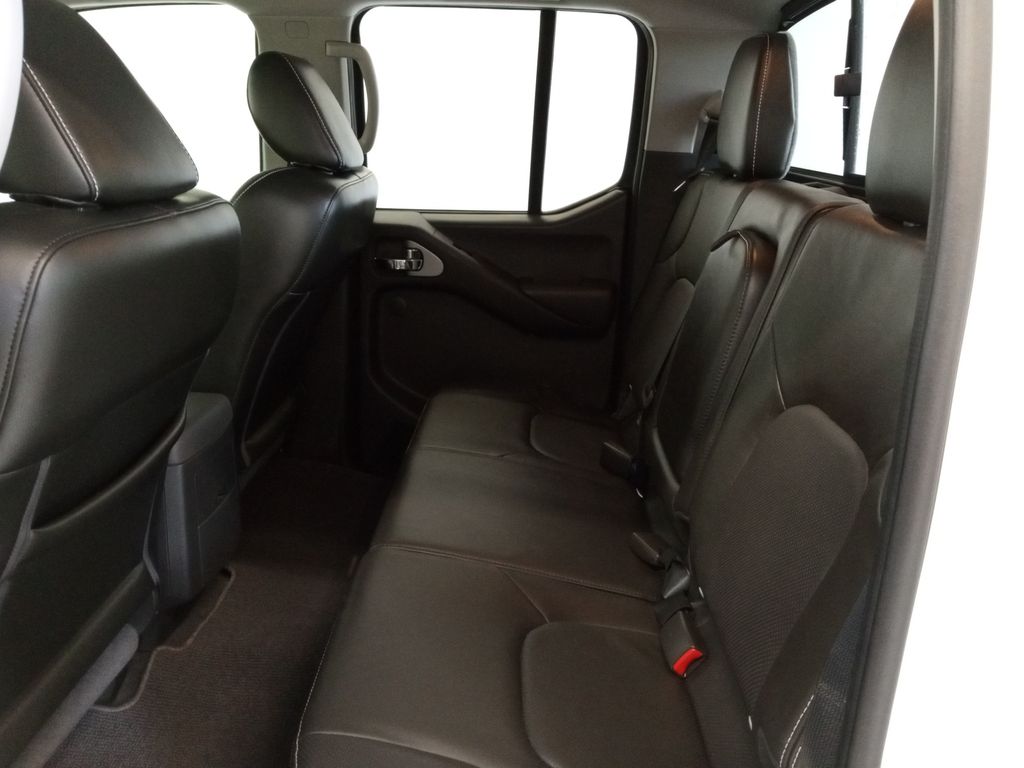 Vehicle image 23 of 28