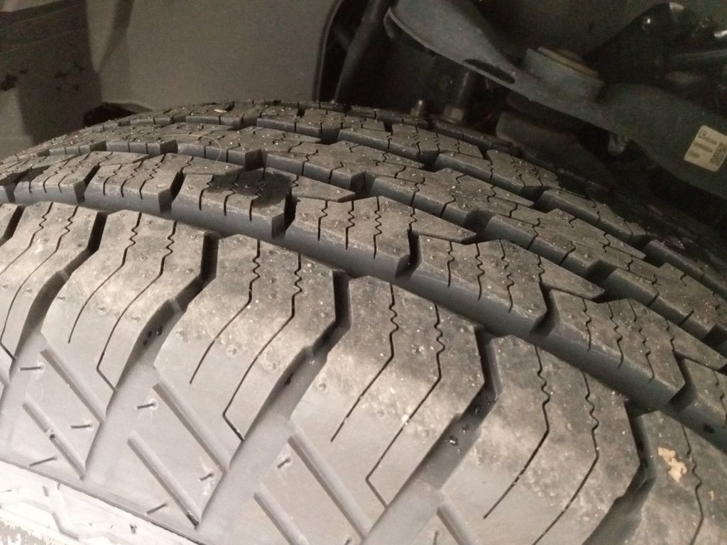 Vehicle image 27 of 28