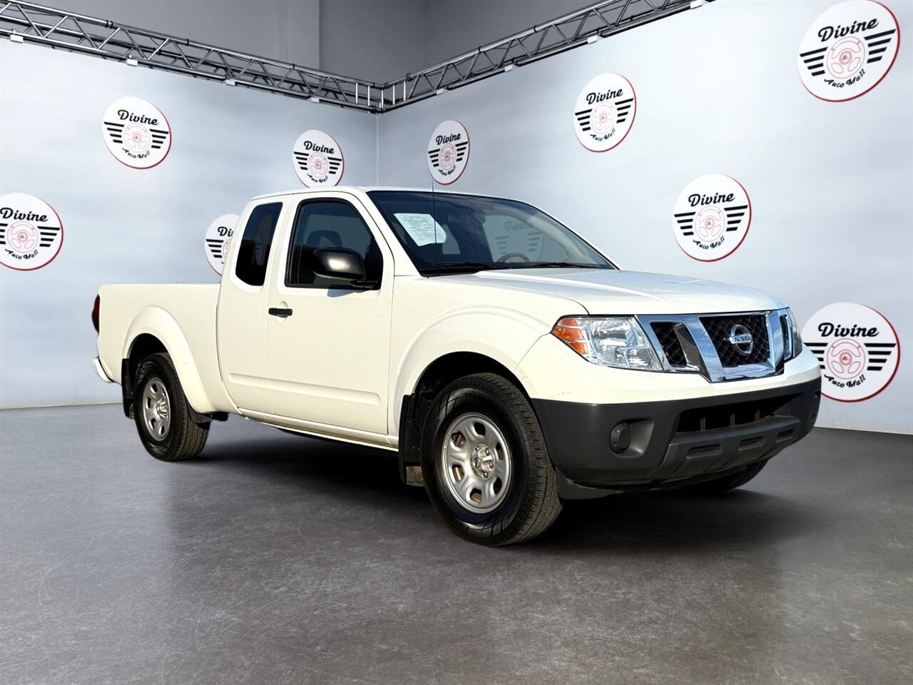 2020 Nissan Frontier S Image 3 of 11