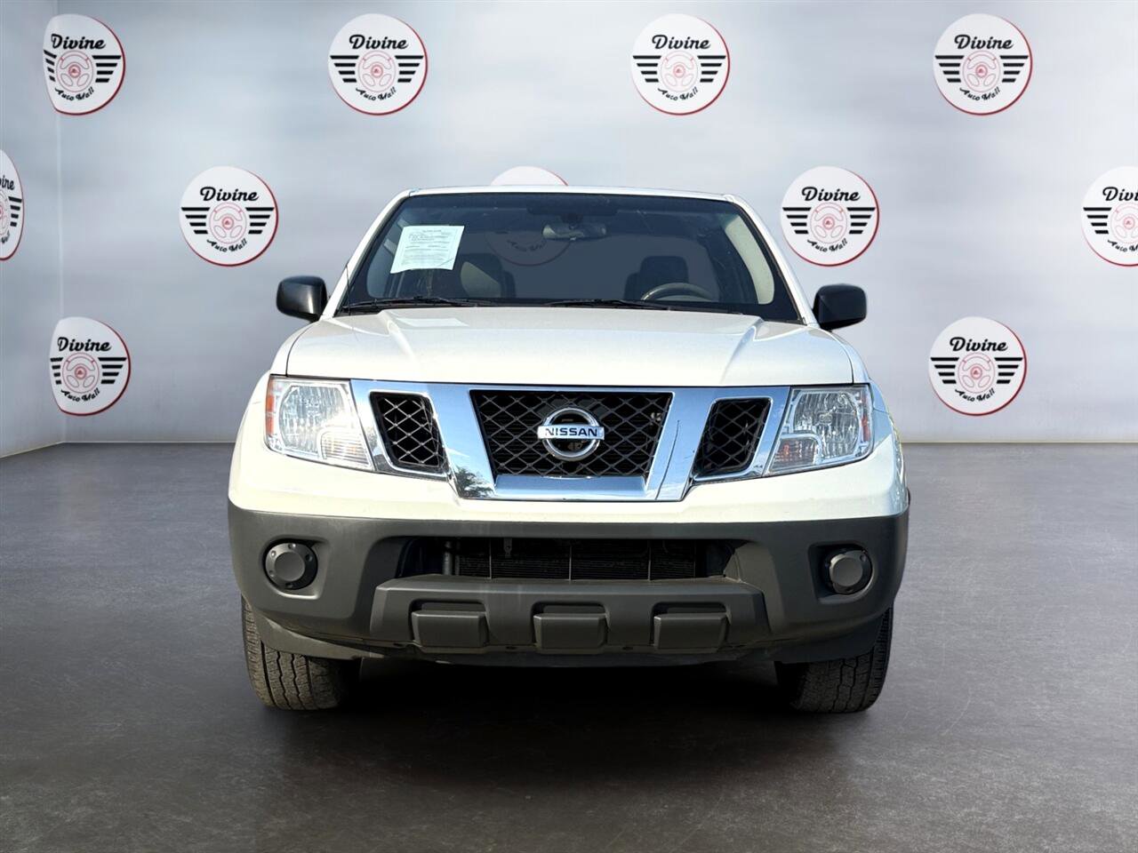 2020 Nissan Frontier S Image 2 of 11