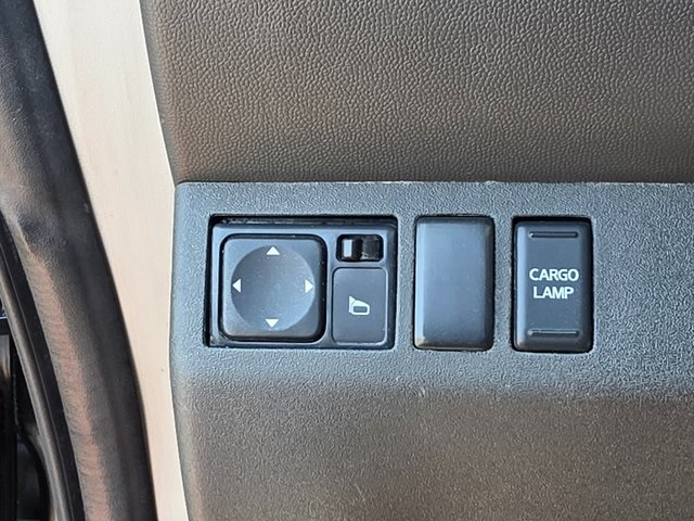 Vehicle image 31 of 36