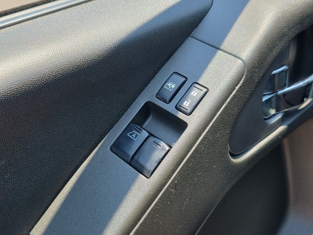 Vehicle image 28 of 36
