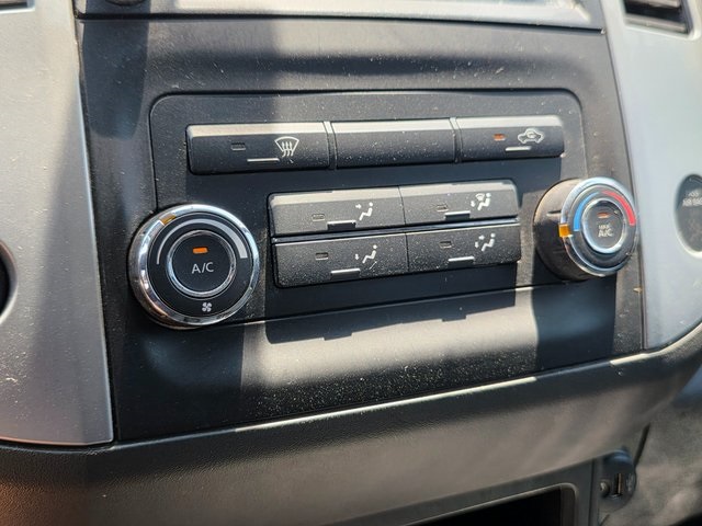 Vehicle image 33 of 36