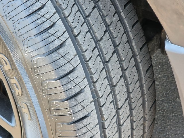 Vehicle image 10 of 36