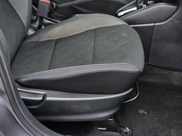 Vehicle image 13 of 33
