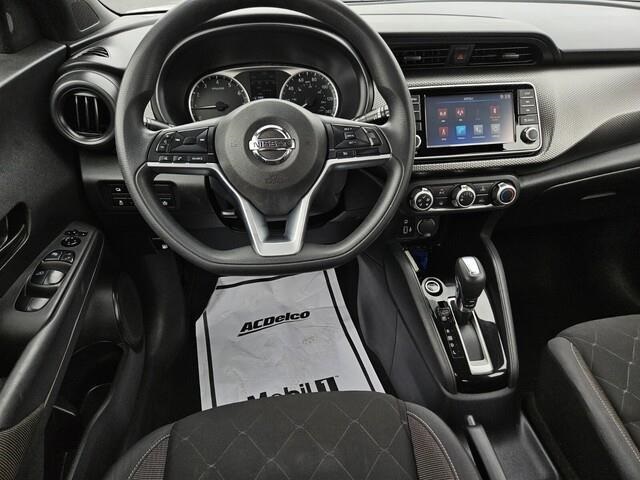 Vehicle image 29 of 33