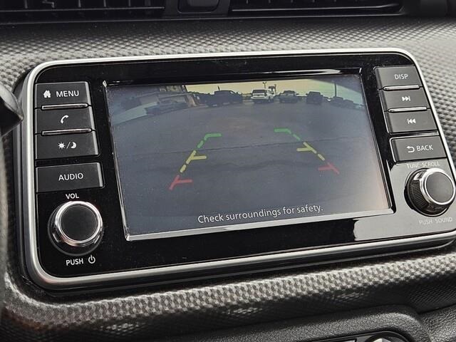 Vehicle image 21 of 33