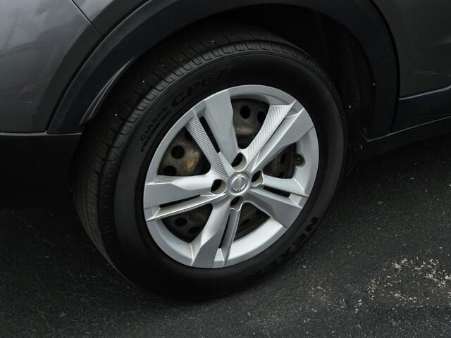 Vehicle image 7 of 33