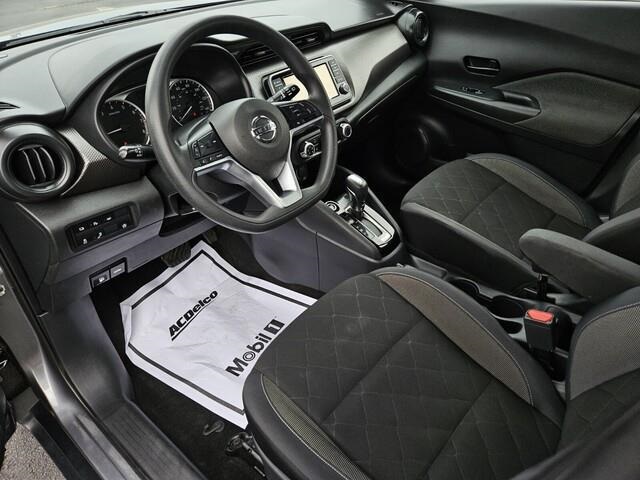 Vehicle image 25 of 33