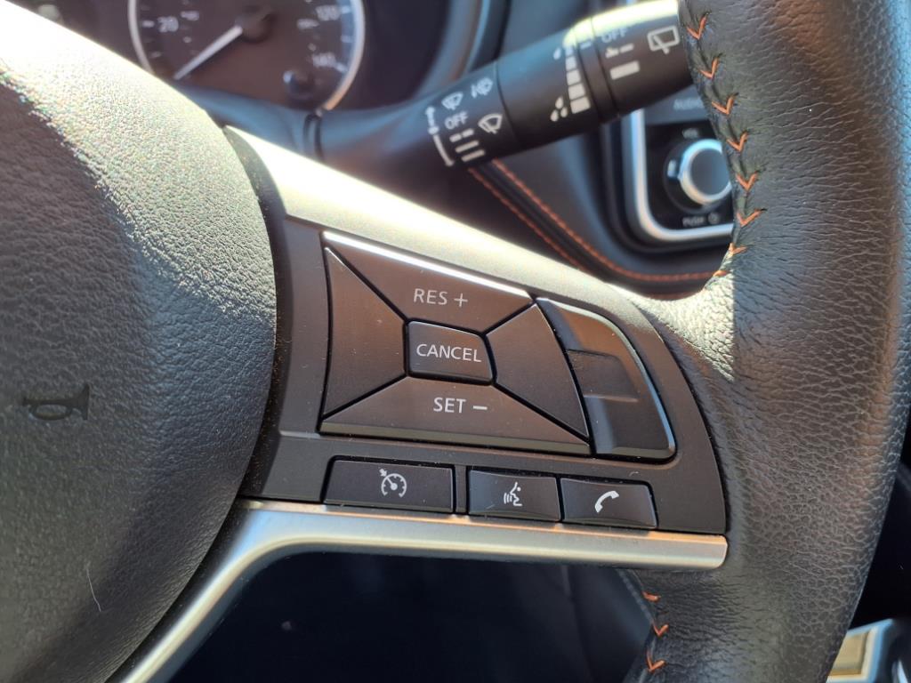 Vehicle image 16 of 19