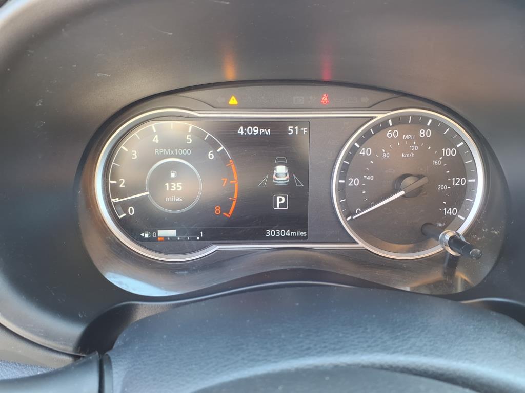 Vehicle image 17 of 19