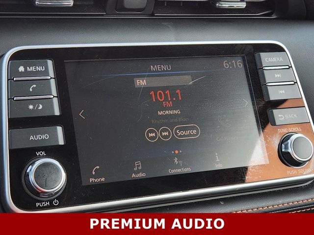 Vehicle image 21 of 25