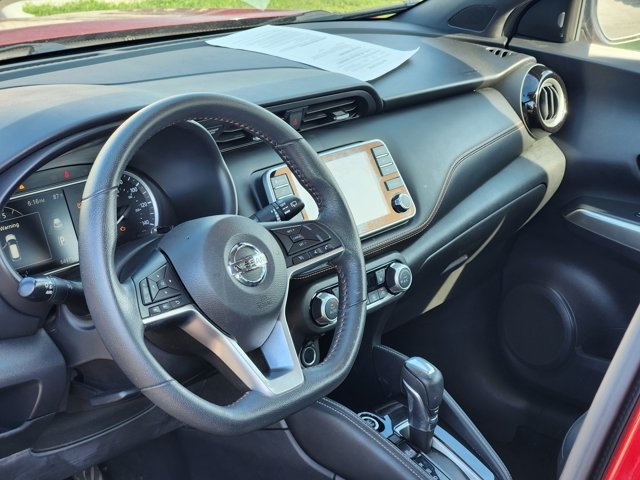 Vehicle image 16 of 25