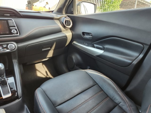 Vehicle image 24 of 25