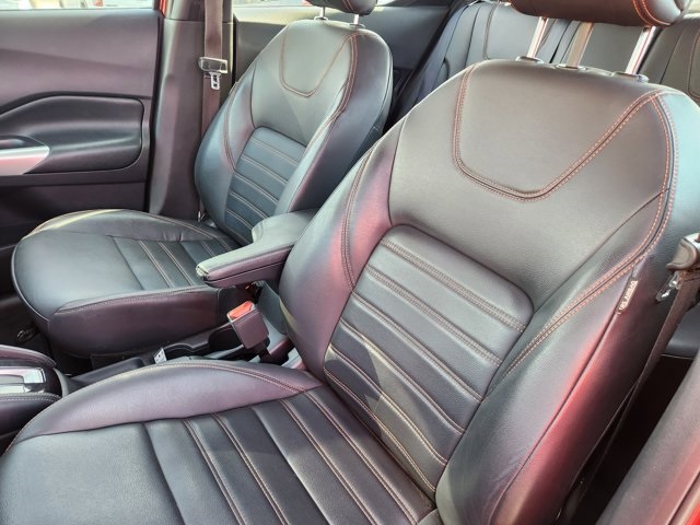 Vehicle image 13 of 25
