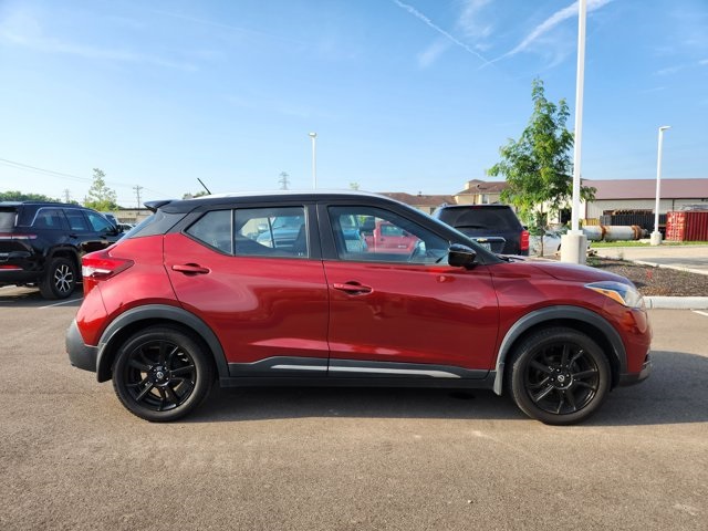 Vehicle image 4 of 25