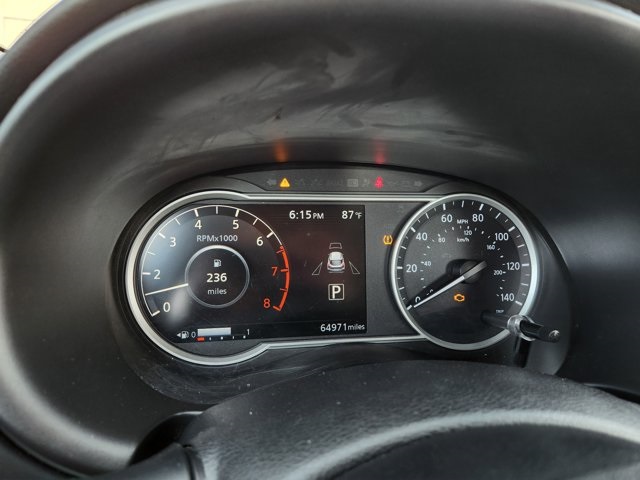 Vehicle image 19 of 25