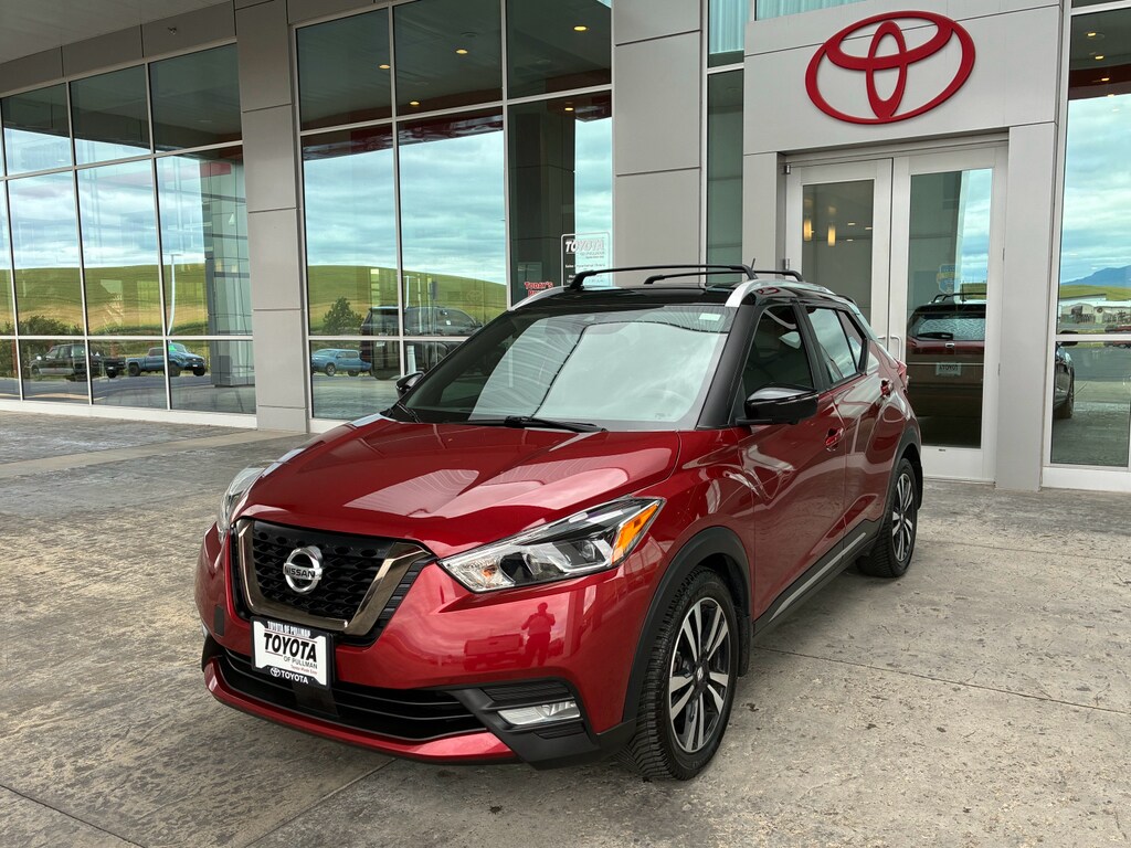 2020 Nissan Kicks SR Image 1 of 26