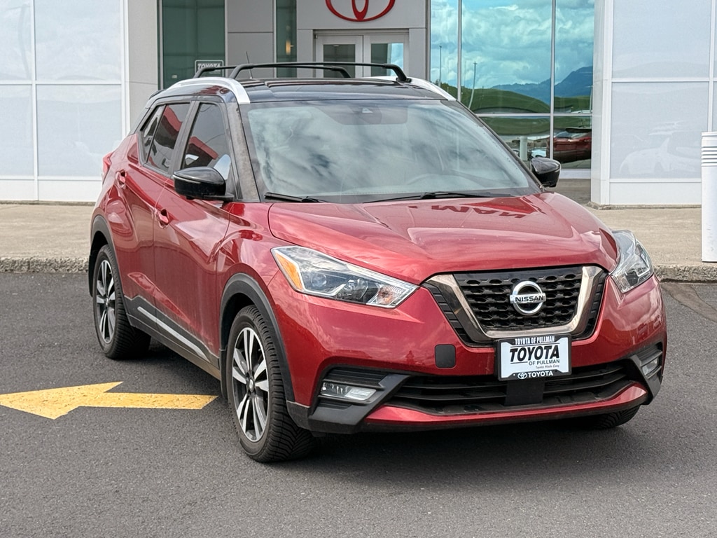 2020 Nissan Kicks SR Image 2 of 26