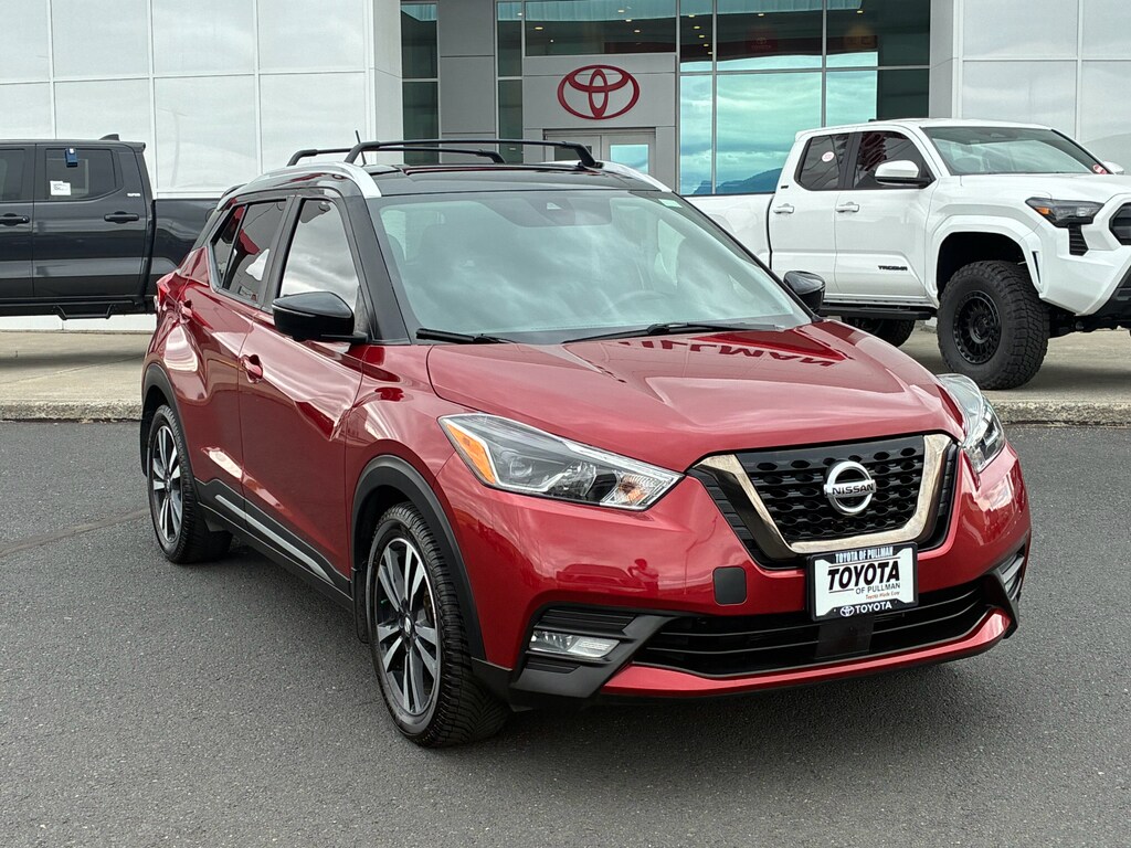 2020 Nissan Kicks SR Image 3 of 26