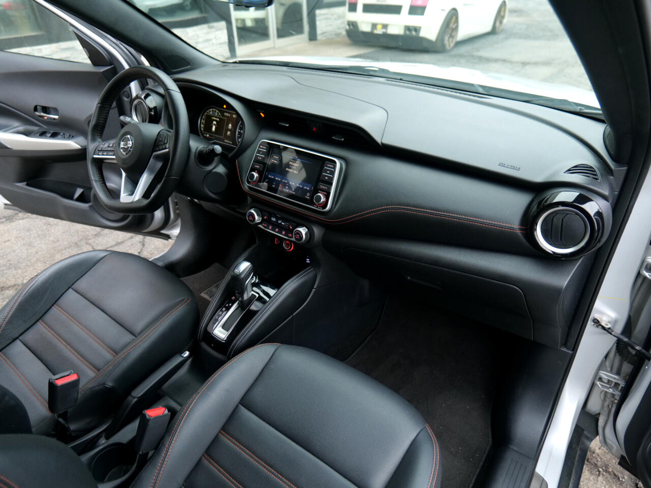 Vehicle image 31 of 58