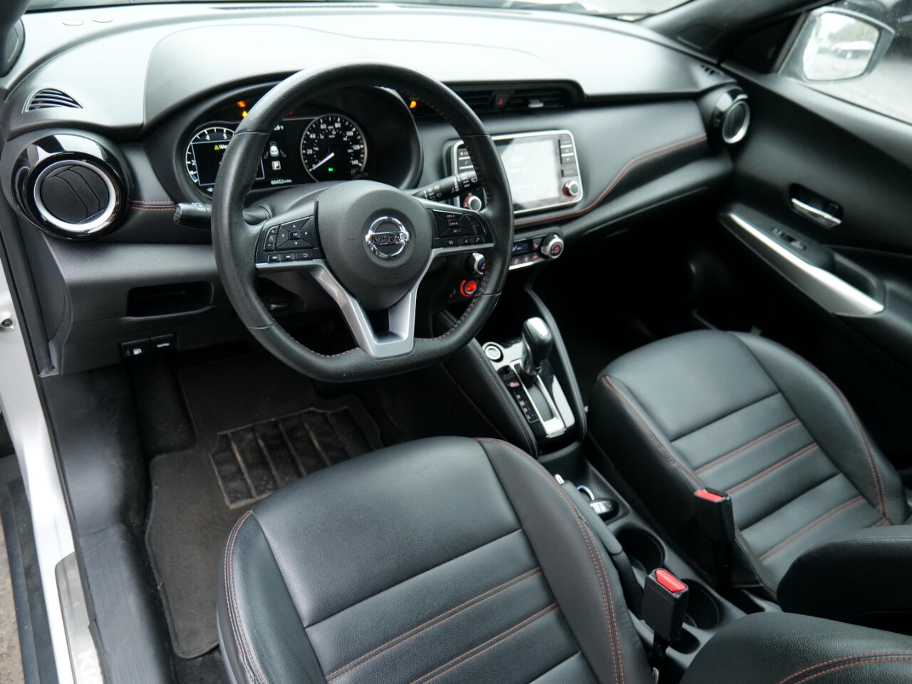 Vehicle image 16 of 58