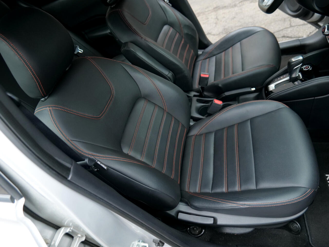 Vehicle image 33 of 58