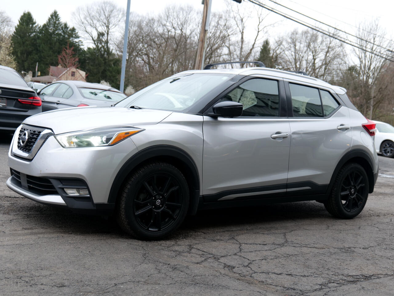 Vehicle image 2 of 58