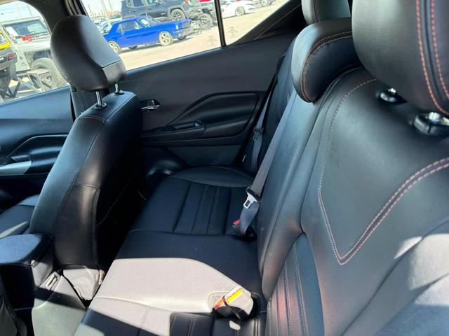 Vehicle image 12 of 25