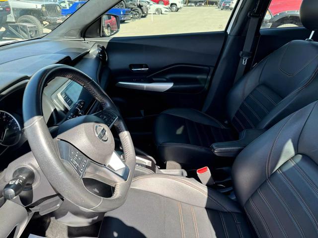 Vehicle image 11 of 25