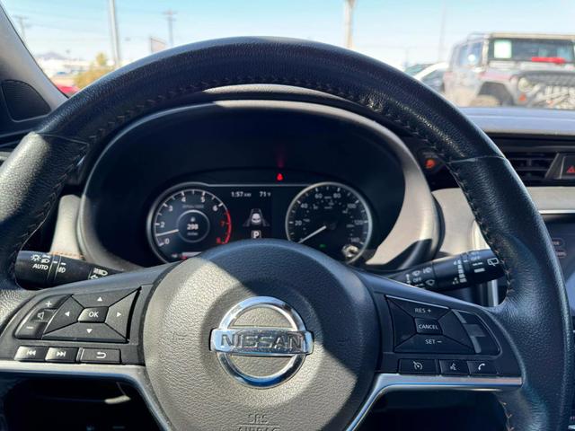 Vehicle image 23 of 25