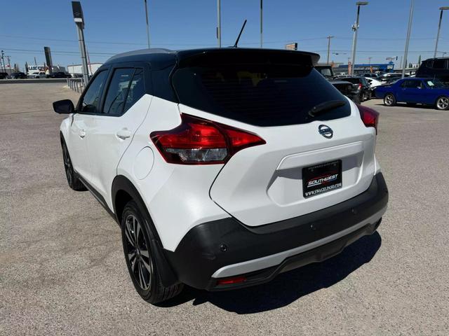 Vehicle image 4 of 25