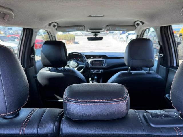 Vehicle image 14 of 25