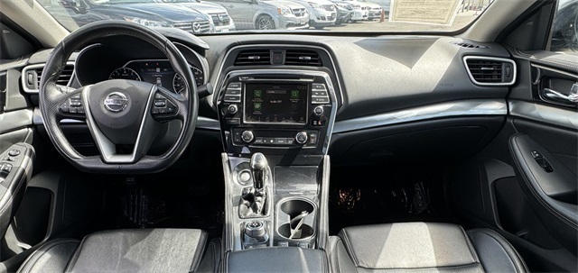 Vehicle image 18 of 30