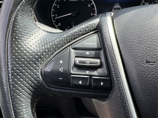 Vehicle image 24 of 30