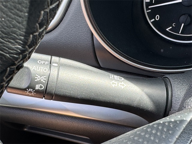 Vehicle image 26 of 30